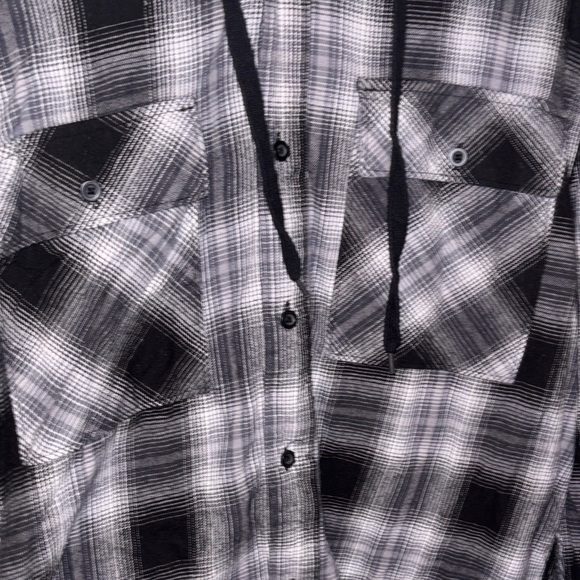 Men's Black and Gray Plaid Hooded Button Down Shirt. Size L - Picture 7 of 10